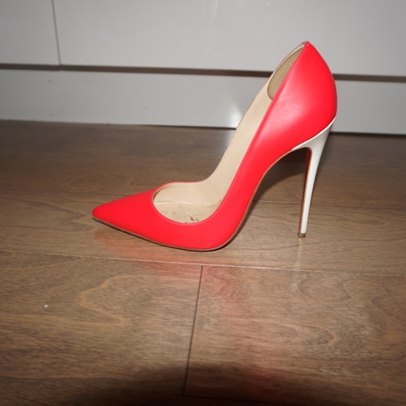 Christian Louboutin So Kate Fits 6 - Picture 2 of 5